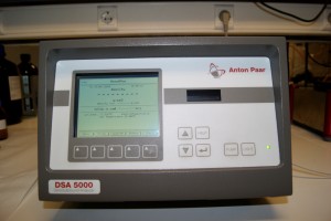 Analizador Anton Paar DSA 5000